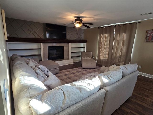 18909 E 34th Terrace, Independence, MO 64057