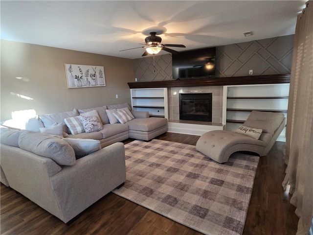 18909 E 34th Terrace, Independence, MO 64057