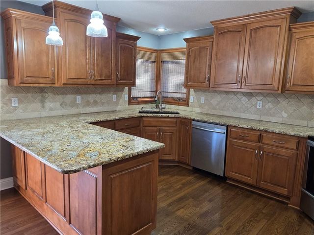 18909 E 34th Terrace, Independence, MO 64057