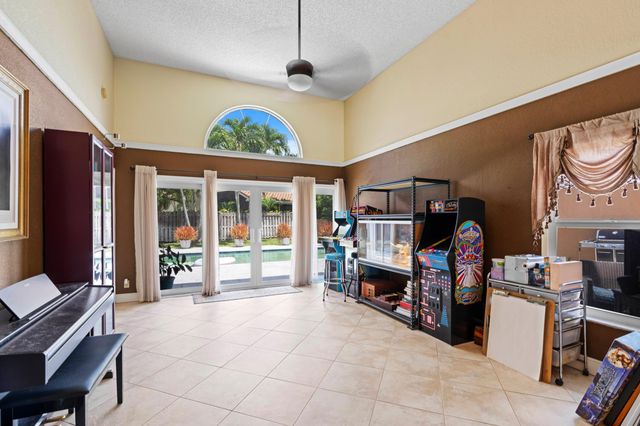 10333 Buena Ventura Drive, Boca Raton, FL 33498