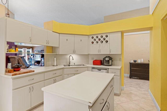 10333 Buena Ventura Drive, Boca Raton, FL 33498