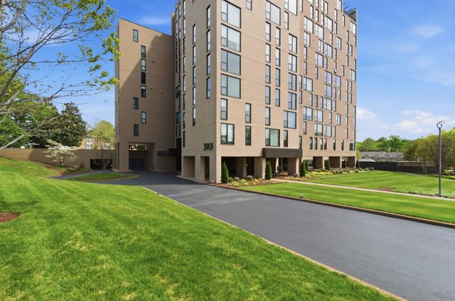 3901 West End Ave Apt 706, Nashville, TN 37205