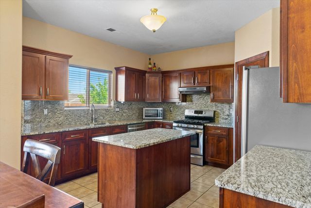 2408 Sun Gate Trail SW, Albuquerque, NM 87121