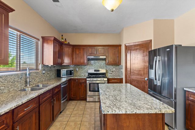 2408 Sun Gate Trail SW, Albuquerque, NM 87121