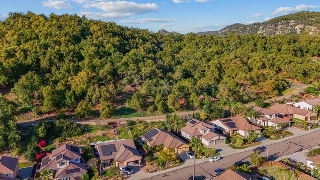 3146 Willow Tree Lane, Escondido, CA 92027