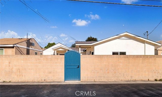 2155 Euclid Avenue, Long Beach, CA 90815