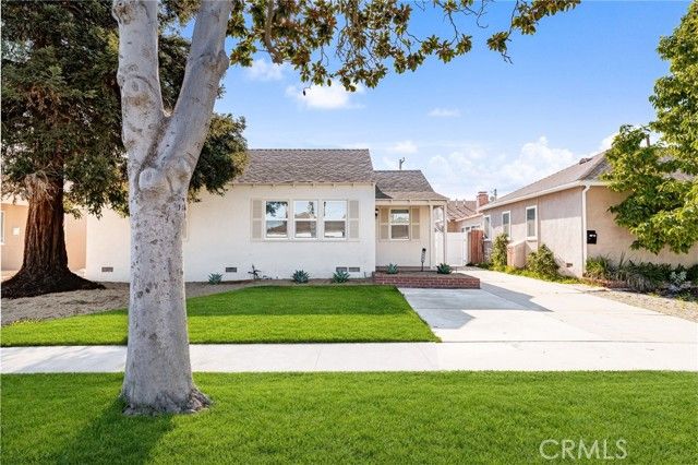 2155 Euclid Avenue, Long Beach, CA 90815