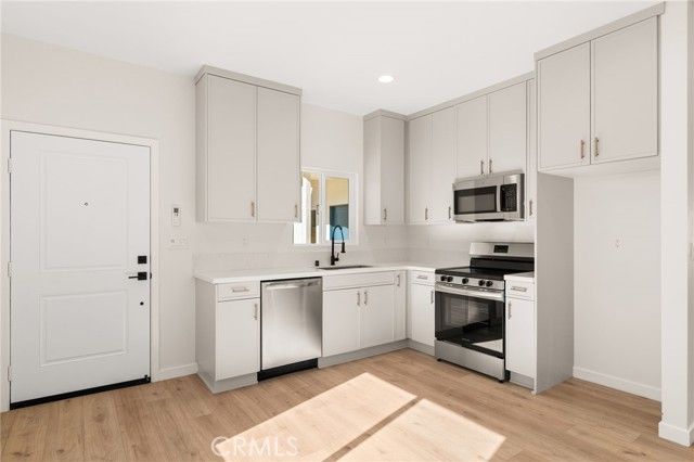 2155 Euclid Avenue, Long Beach, CA 90815