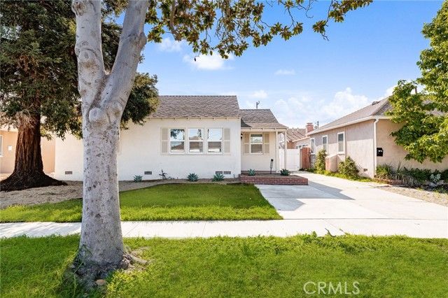 2155 Euclid Avenue, Long Beach, CA 90815