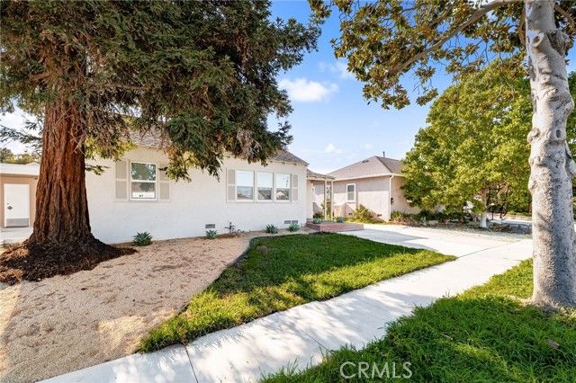 2155 Euclid Avenue, Long Beach, CA 90815