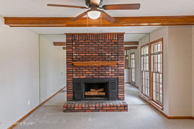 9302 Marse Henry Dr, Louisville, KY 40299