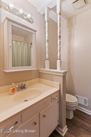 9302 Marse Henry Dr, Louisville, KY 40299