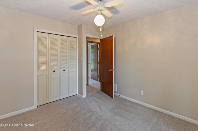 9302 Marse Henry Dr, Louisville, KY 40299