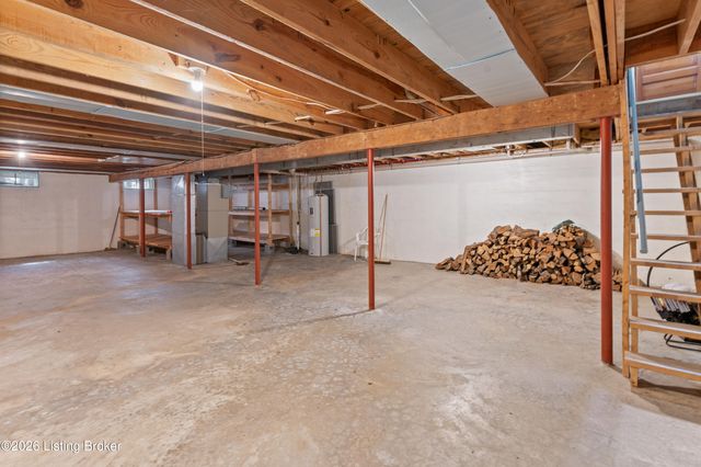 9302 Marse Henry Dr, Louisville, KY 40299