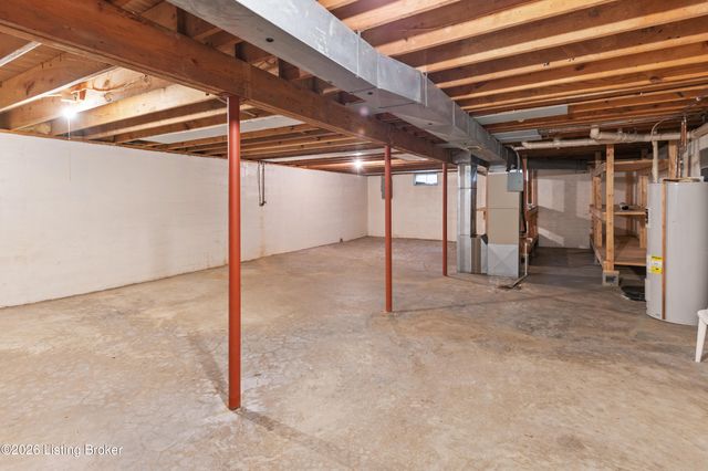 9302 Marse Henry Dr, Louisville, KY 40299