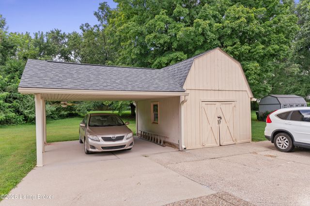 9302 Marse Henry Dr, Louisville, KY 40299