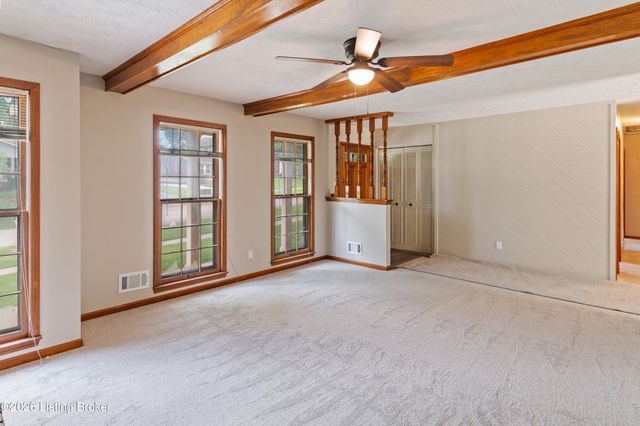 9302 Marse Henry Dr, Louisville, KY 40299
