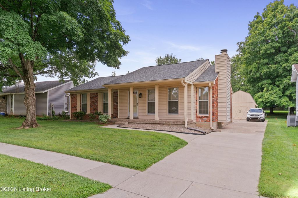 9302 Marse Henry Dr, Louisville, KY 40299