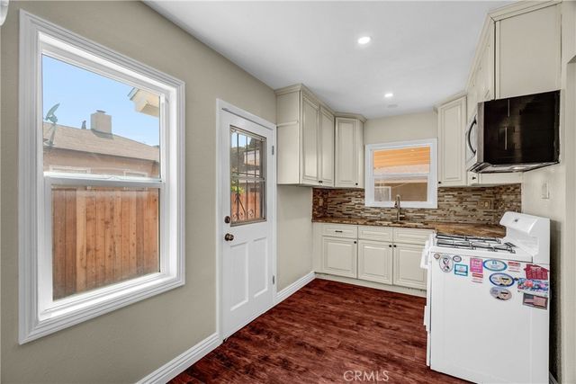 4281 E Jacinto, Long Beach, CA 90815