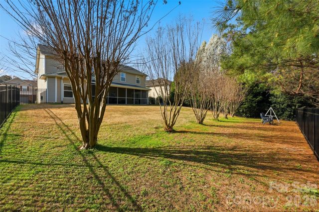 7010 Evanton Loch Road, Charlotte, NC 28278