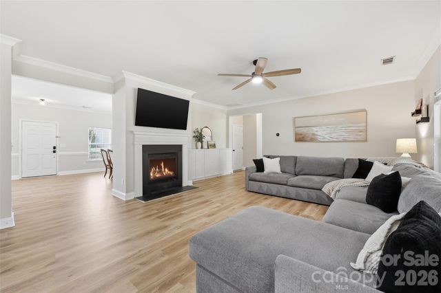 7010 Evanton Loch Road, Charlotte, NC 28278