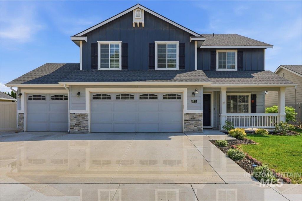 1929 W Crenshaw St, Kuna, ID 83634 photo 1