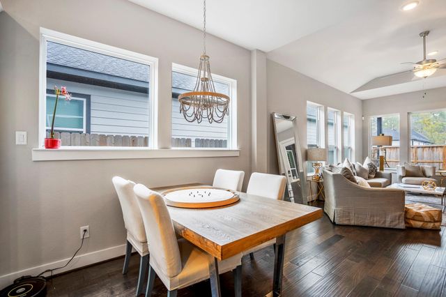 222 Thistle Drive, Montgomery, TX 77316