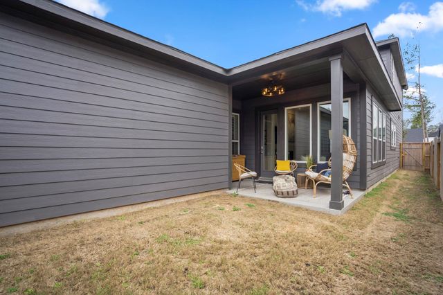 222 Thistle Drive, Montgomery, TX 77316