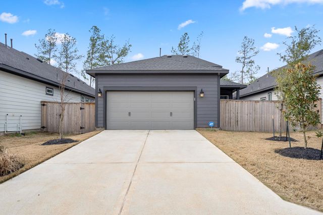 222 Thistle Drive, Montgomery, TX 77316