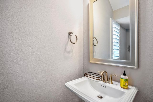 222 Thistle Drive, Montgomery, TX 77316