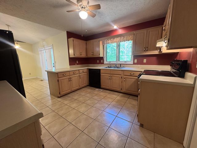 16 Iroquois Drive, Cherokee Village, AR 72529