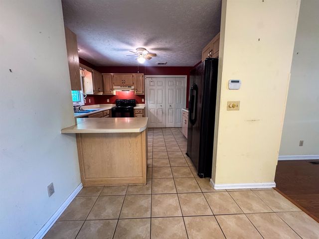 16 Iroquois Drive, Cherokee Village, AR 72529