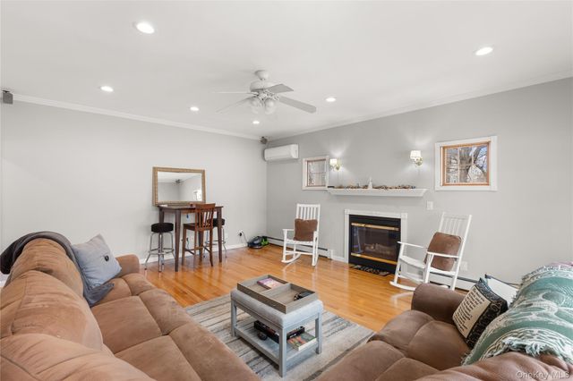 89 Cotter Street, West Islip, NY 11795