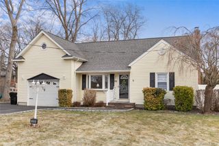 89 Cotter Street, West Islip, NY 11795