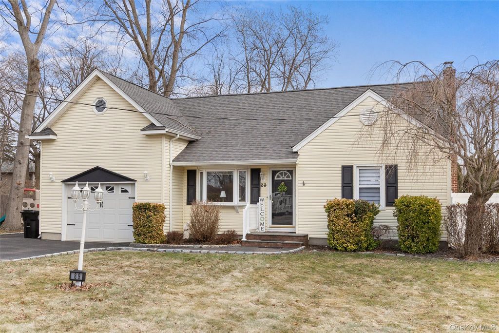 89 Cotter Street, West Islip, NY 11795