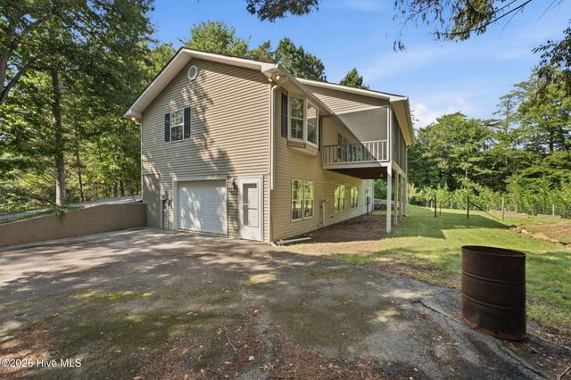 5111 Summer Wood Lane, Young Harris, GA 30582