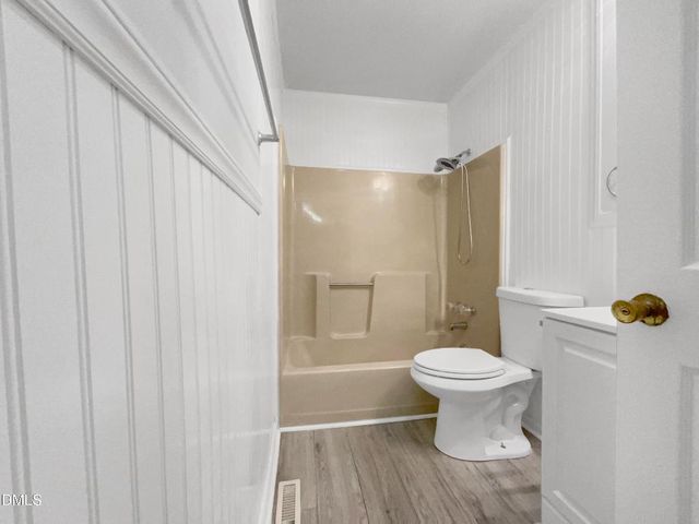 5142 Meadowbrook Drive, Fayetteville, NC 28304