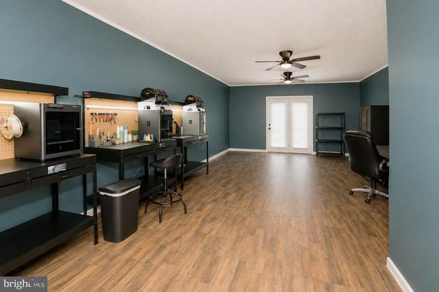 6 ROLLING OAKS ESTS, St Albans, WV 25177