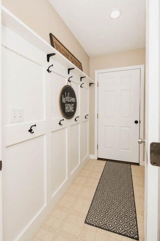 6 ROLLING OAKS ESTS, St Albans, WV 25177