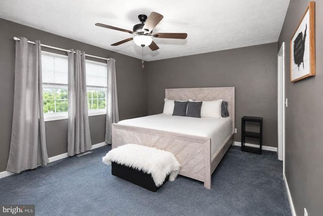 6 ROLLING OAKS ESTS, St Albans, WV 25177
