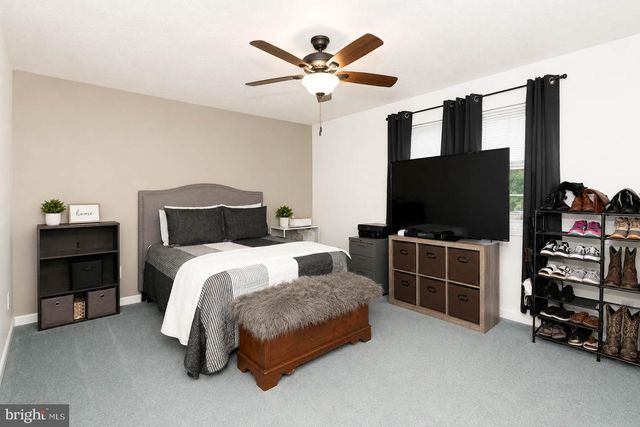 6 ROLLING OAKS ESTS, St Albans, WV 25177