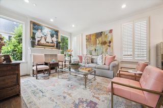 130 Park Laureate, Houston, TX 77024