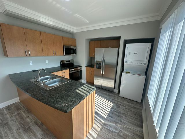 17161 Telegraph Road, Detroit, MI 48219