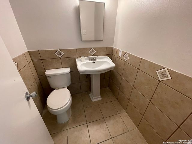 9235 RIDGE POST, San Antonio, TX 78250