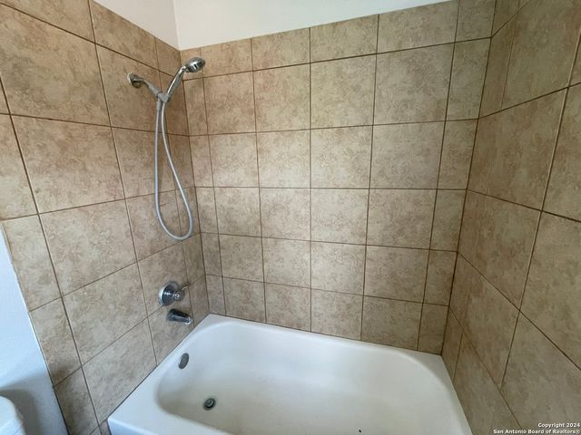 9235 RIDGE POST, San Antonio, TX 78250