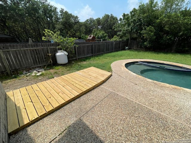 9235 RIDGE POST, San Antonio, TX 78250