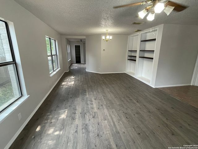 9235 RIDGE POST, San Antonio, TX 78250