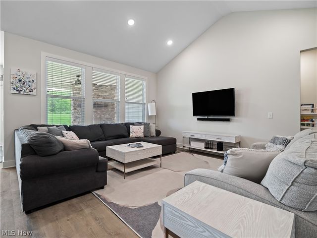 5403 Deerpath Drive, Sheffield Village, OH 44054
