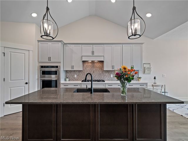 5403 Deerpath Drive, Sheffield Village, OH 44054