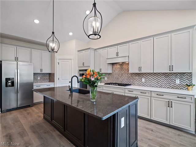 5403 Deerpath Drive, Sheffield Village, OH 44054